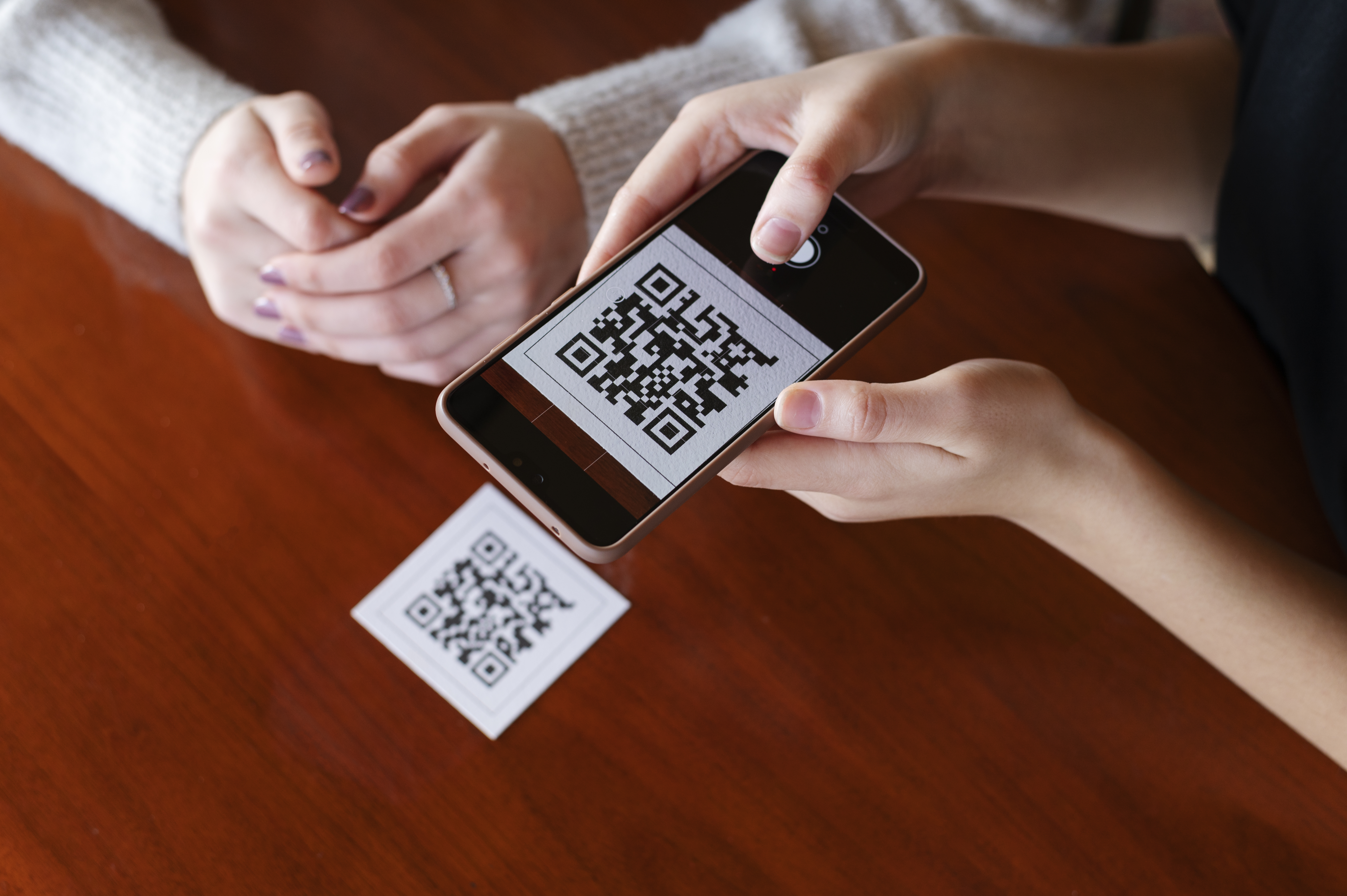 En línea a través de código QR